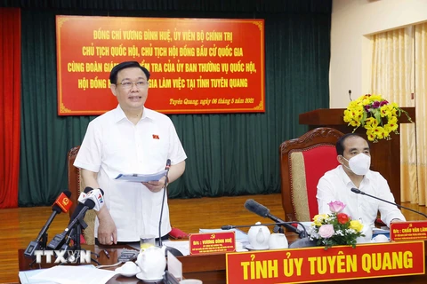 Chủ tịch Quốc hội Vương Đình Huệ phát biểu tại buổi làm việc với Ủy ban bầu cử tỉnh Tuyên Quang. (Ảnh: Doãn Tấn/TTXVN) 