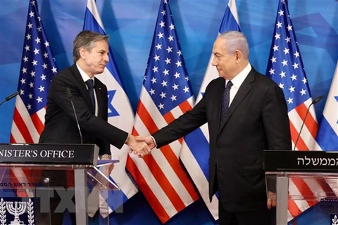 Thủ tướng Israel Benjamin Netanyahu (phải) và Ngoại trưởng Mỹ Antony Blinken trong cuộc họp báo chung tại Jerusalem ngày 25/5/2021. (Ảnh: THX/TTXVN) 