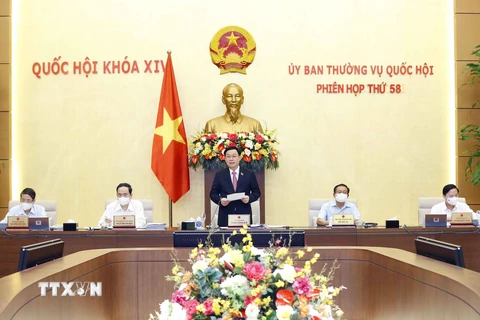 Chủ tịch Quốc hội Vương Đình Huệ chủ trì Phiên họp thứ 58 của Ủy ban Thường vụ Quốc hội. (Ảnh: Doãn Tấn/TTXVN) 