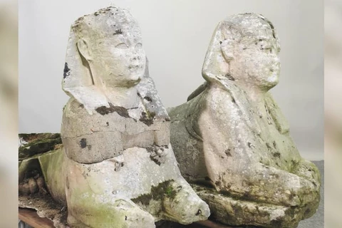Những bức tượng đá chạm khắc được xác định là cổ vật Ai Cập. (Nguồn: CNN) 
