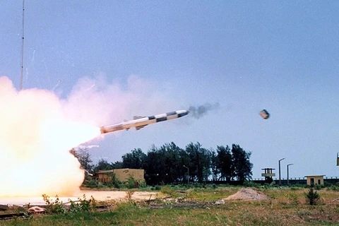 Ấn Độ bắn thử tên lửa BrahMos. (Nguồn: technology)