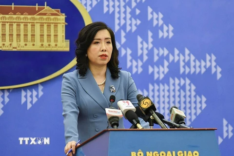 Người phát ngôn Bộ Ngoại giao Lê Thị Thu Hằng phát biểu tại buổi họp báo. (Ảnh: TTXVN)