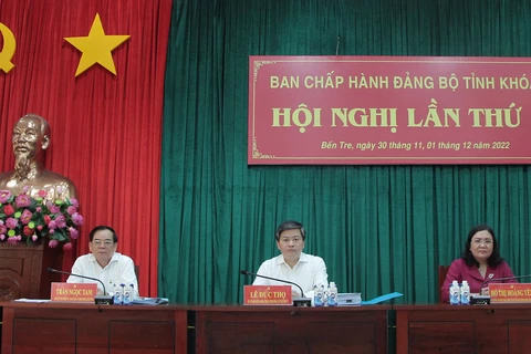 Các đại biểu chủ trì Hội nghị lần thứ 11 Ban Chấp hành Đảng bộ tỉnh khóa XI(. Nguồn: Cổng thông tin điện tử tỉnh Bến Tre) 