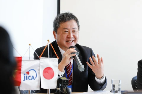 ông Shimizu Akira, Trưởng Đại diện Văn phòng JICA Việt Nam phát biểu tại buổi Họp báo năm 2022 của Văn phòng JICA Việt Nam. (Ảnh: Vietam+)