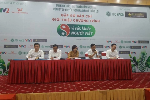 Ban tổ chức họp báo giới thiệu phiên bản mới của Chương trình Vì sức khỏe người Việt. (Ảnh: PV/Vietnam+)