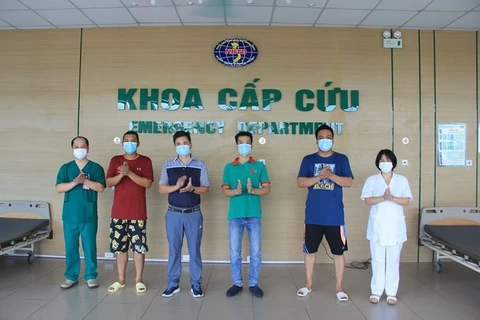 Các trường hợp tại Bệnh viện Bệnh Nhiệt đới Trung ương được công bố khỏi bệnh ngày 31/7. (Ảnh: PV/Vietnam+)