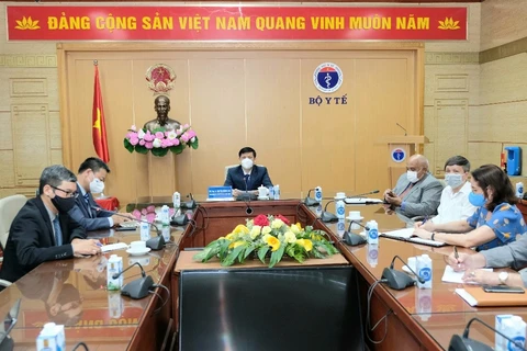 Các điểm cầu trực tuyến trong cuộc họp giữa Bộ Y tế Việt Nam và Cu ba. (Ảnh: PV/Vietnam+)