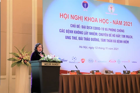 Phó giáo sư Nguyễn Thị Xuyên - Chủ tịch Tổng Hội Y học Việt Nam phát biểu tại hội nghị. (Ảnh: PV/Vietnam+)