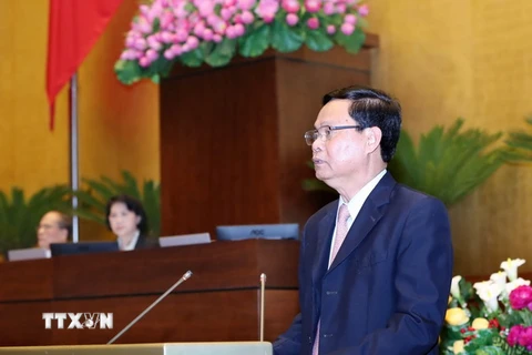 Tổng Thanh tra Chính phủ Huỳnh Phong Tranh trình bày Báo cáo về công tác phòng, chống tham nhũng năm 2015. (Ảnh: Phương Hoa/TTXVN)
