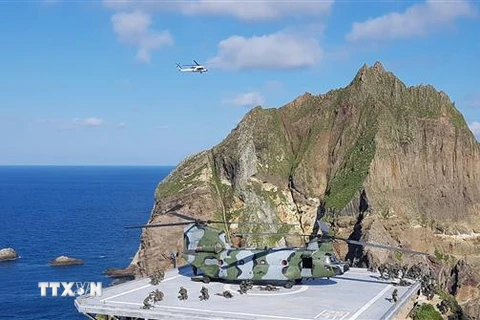 Lực lượng vũ trang Hàn Quốc tập trận bảo vệ quần đảo Dokdo tranh chấp với Nhật Bản, ngày 25/8/2019. (Ảnh: YONHAP/TTXVN)