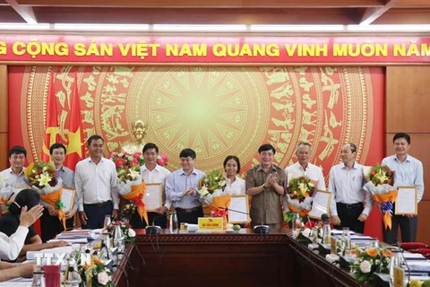 Các đồng chí được chỉ định tham gia ủy viên Ban Chấp hành Đảng bộ tỉnh Đắk Lắk nhiệm kỳ 2015-2020. (Ảnh: Tuấn Anh/TTXVN)