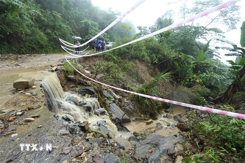 Đoạn đường 156 bị ảnh hưởng do mưa lũ gây ra từ ngày 3-5/7 tại xã Trịnh Tường, huyện Bát Xát (tỉnh Lào Cai). (Ảnh: Vũ Sinh/TTXVN)