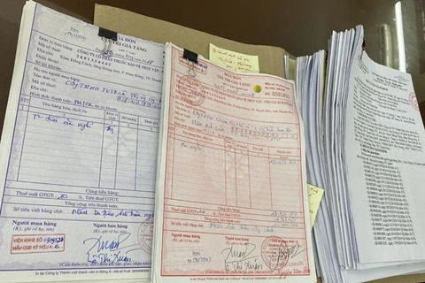 Số hóa đơn bị lực lượng Công an thu giữ. (Nguồn: conganthanhhoa.gov.vn)