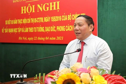 Bí thư Ban Cán sự, Bộ trưởng Bộ Văn hóa, Thể thao và Du lịch Nguyễn Văn Hùng phát biểu tại hội nghị. (Ảnh: Thanh Tùng/TTXVN)