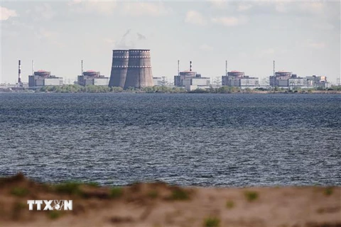 Toàn cảnh Nhà máy điện hạt nhân Zaporizhzhia ở Enerhodar, Ukraine. (Ảnh: AFP/TTXVN)