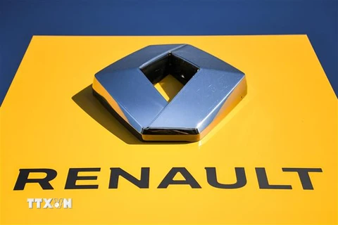 Biểu tượng hãng sản xuất ôtô Renault tại Savenay, Pháp. (Ảnh: AFP/TTXVN)