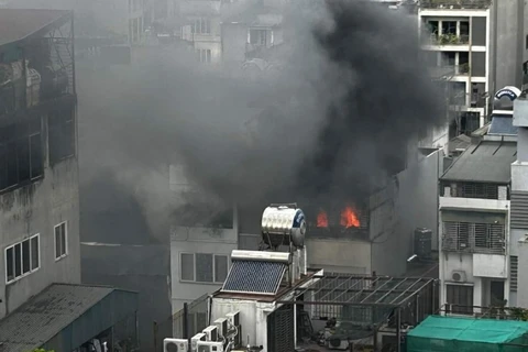 Vụ cháy trong ngõ 65 phố Ô Chợ Dừa, quận Đống Đa, Hà Nội. (Ảnh: Facebook)