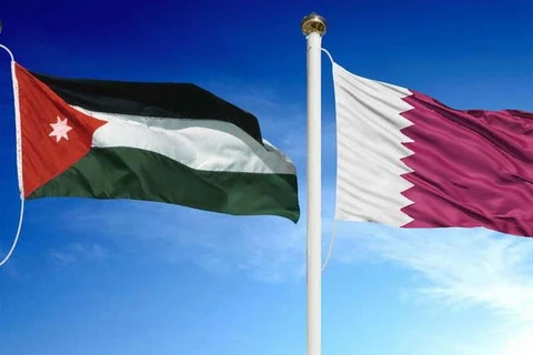 Cờ của Qatar và Jordan. (Nguồn: Al-Monitor)