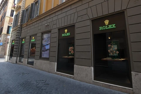 Một cửa hàng tại Rome, Italy, đóng cửa ngày 12/3/2020, trong bối cảnh dịch COVID-19 lan rộng. (Ảnh: THX/ TTXVN)