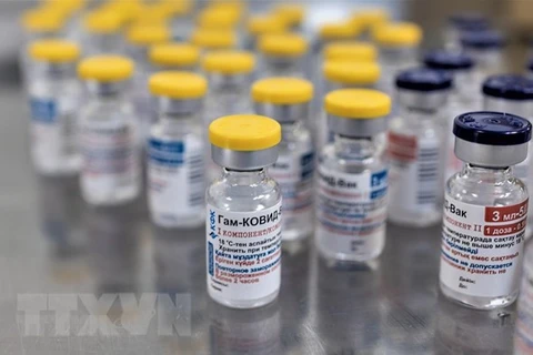 Vắcxin ngừa COVID-19 Sputnik V được sản xuất tại nhà máy dược phẩm ở vùng Karaganda, Kazakhstan, ngày 24/12/2020. (Ảnh: THX/TTXVN)