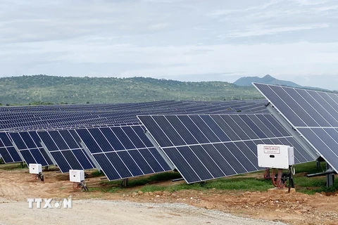 Nhà máy điện mặt trời Hà Đô Ninh Phước chính thức đưa vào vận hành thương mại. (Ảnh: Công Thử/TTXVN)
