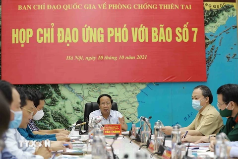 Phó Thủ tướng Lê Văn Thành phát biểu chỉ đạo công tác ứng phó với bão số 7. (Ảnh: Vũ Sinh/TTXVN)