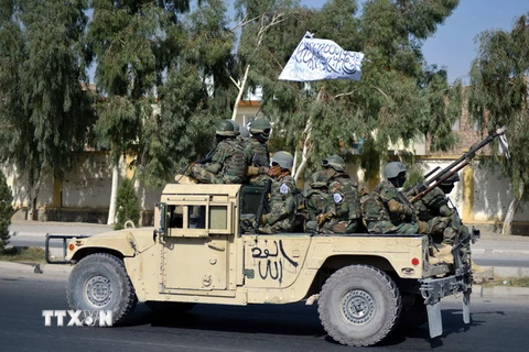 Các lực lượng Taliban tại tỉnh Kandahar, Afghanistan ngày 8/11 vừa qua. (Ảnh: AFP/TTXVN)