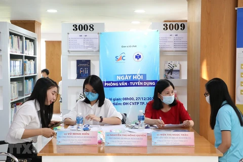 Phiên giao dịch việc làm chuyên đề được tổ chức nhằm hỗ trợ người lao động, sinh viên đang học tập và sinh sống trên địa bàn thành phố Hà Nội. (Ảnh minh họa: TTXVN)