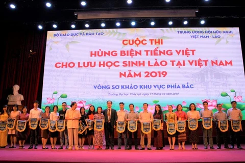Các đội thi đến từ 42 trường đại học phía Bắc cùng tranh tài hùng biện tiếng Việt. (Ảnh: PV/Vietnam+)