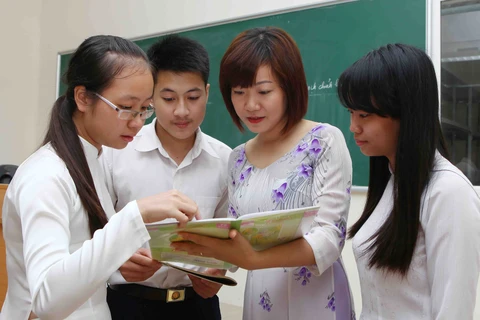 Học sinh Hà Nội sẽ được trở lại trường từ ngày 6/12 sau 8 tháng nghỉ dịch. (Ảnh: Quý Trung/TTXVN)