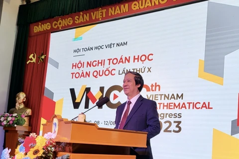 Bộ trưởng Nguyễn Kim Sơn phát biểu tại Hội nghị Toán học toàn quốc lần thứ X. (Ảnh: Bộ GD-ĐT)