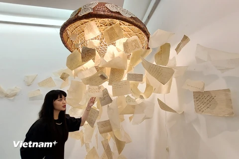 Nghệ sỹ Việt Nam-Singapore 'đối thoại' thông qua tác phẩm nghệ thuật
