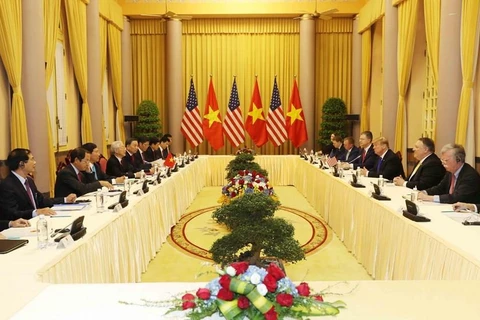 Tổng Bí thư, Chủ tịch nước Nguyễn Phú Trọng tiếp Tổng thống Hoa Kỳ Donald Trump. (Ảnh: Trí Dũng/TTXVN