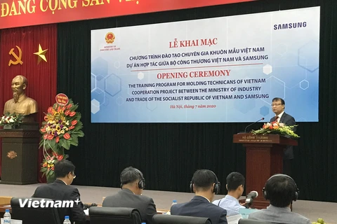 Thứ trưởng Đỗ Thắng Hải phát biểu tại Chương trình đào tạo chuyên gia khuôn mẫu Việt Nam ngày 14/7, tại Hà Nội. (Ảnh: Đức Duy/Vietnam+)