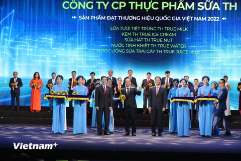 Tập đoàn TH được vinh danh tại lễ công bố sản phẩm đạt Thương hiệu quốc gia năm 2022. (Ảnh: Xuân Quảng/Vietnam+)