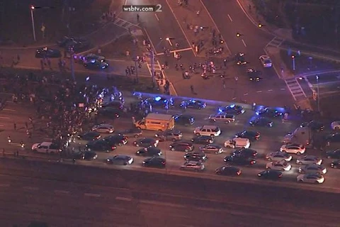 Người biểu tình chặn một đường cao tốc chính ở thành phố Atlanta, bang George của Mỹ. (Nguồn: Twitter) 