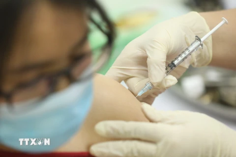 [Photo] Tiêm thử nghiệm vaccine COVIVAC phòng COVID-19 đợt hai