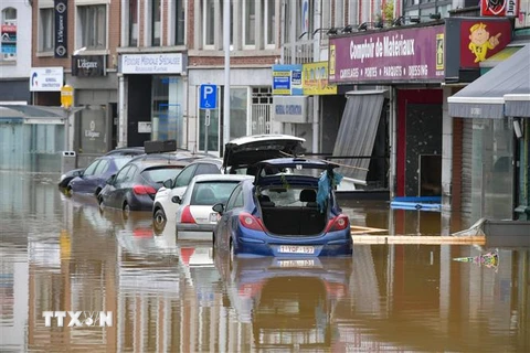 Ngập lụt do mưa lũ tại quận Chenee, Liege, Bỉ ngày 16/7/2021. (Nguồn: AFP/TTXVN) 