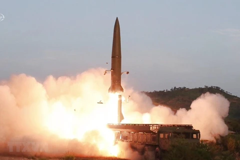 Hình ảnh một vụ thử tên lửa của Triều Tiên. (Ảnh: YONHAP/TTXVN) 