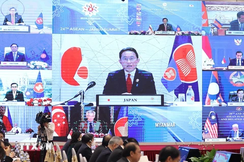 Trưởng đoàn các nước ASEAN và Nhật Bản tham dự Hội nghị cấp cao ASEAN-Nhật Bản lần thứ 24 theo hình thức trực tuyến. (Ảnh: Dương Giang/TTXVN) 