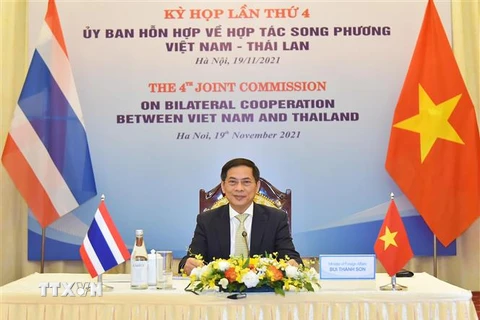 Bộ trưởng Ngoại giao Bùi Thanh Sơn đồng chủ trì Kỳ họp lần thứ tư Ủy ban Hỗn hợp về hợp tác song phương Việt Nam-Thái Lan theo hình thức trực tuyến. (Ảnh: Lâm Khánh/TTXVN) 