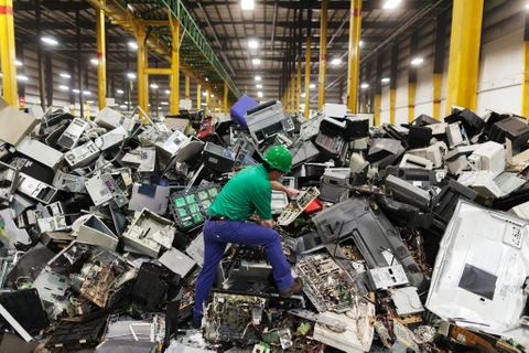Tái chế rác thải điện tử đang trở thành một nhiệm vụ quan trọng. (Nguồn: National Geographic)