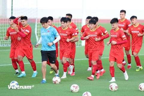 Tuyển Việt Nam dồn sức cho AFF Cup khiến địch thủ Thái Lan lo ngại 