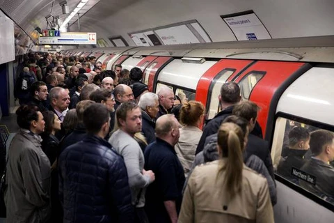 Anh: Nhân viên hệ thống tàu điện ngầm London hoãn đình công