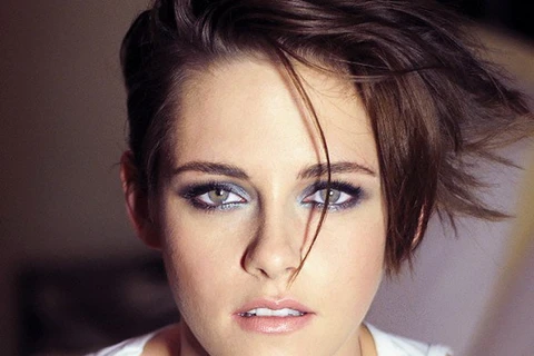 Khám phá bí quyết đánh mắt xanh lấp lánh của Kristen Stewart