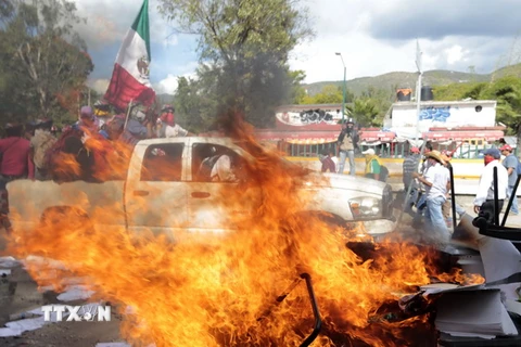 Mexico: Người biểu tình đốt trụ sở nghị viện bang Guerrero 