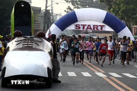 Cuộc thi chạy với giày cao gót ở "thành phố giày" của Philippines