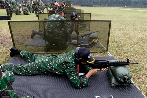 [Photo] Xạ thủ quân đội các nước ASEAN so tài ở Miếu Môn