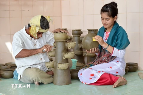 [Photo] Độc đáo gốm Bàu Trúc - Di sản văn hóa phi vật thể quốc gia