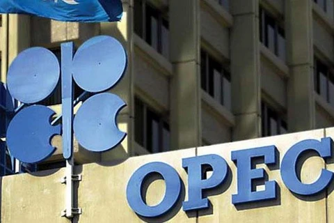 OPEC hạ dự báo nhu cầu dầu mỏ, thị trường năng lượng giảm sâu